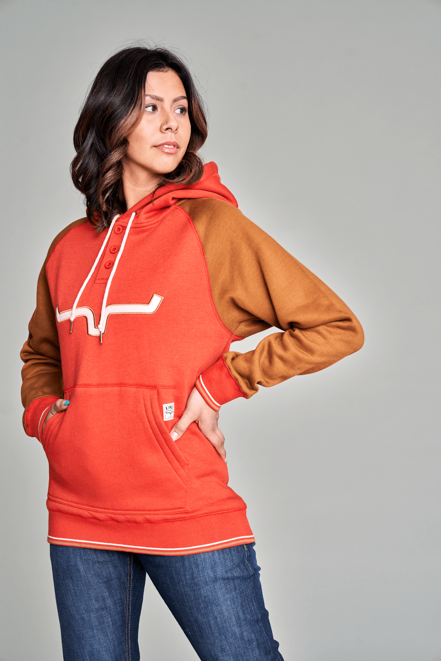 amigo-hoodie-fleece-burnt-red-womens-2.png